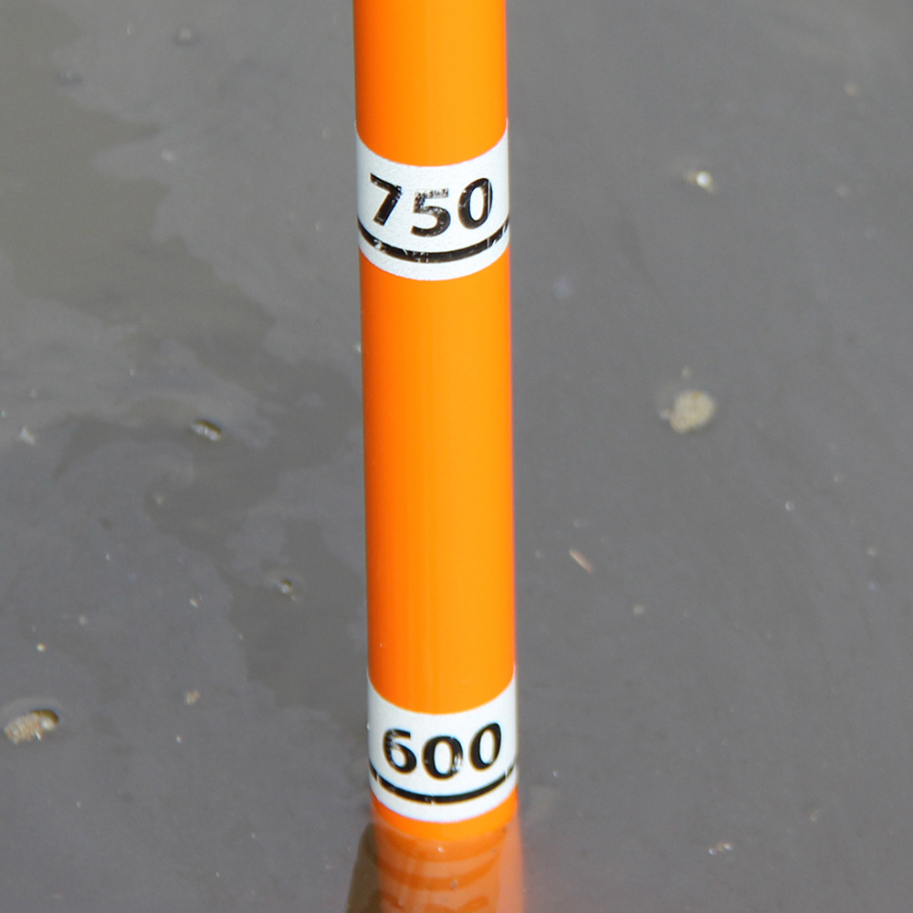Markers to help rescuers judge the depth of uncertain waters